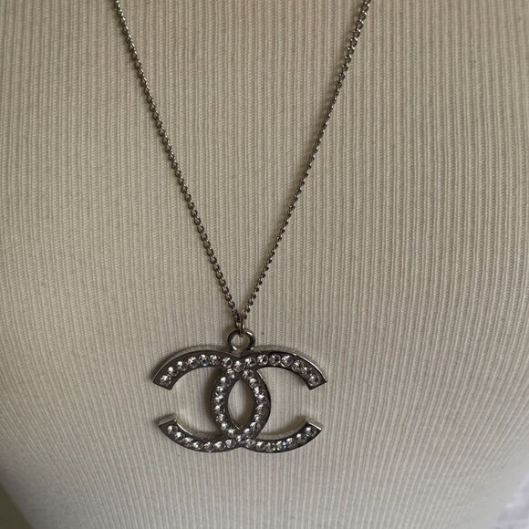 Vintage CC Logo Rhinestone Pendant on 23 inch Chain Necklace - Picture 2 of 10